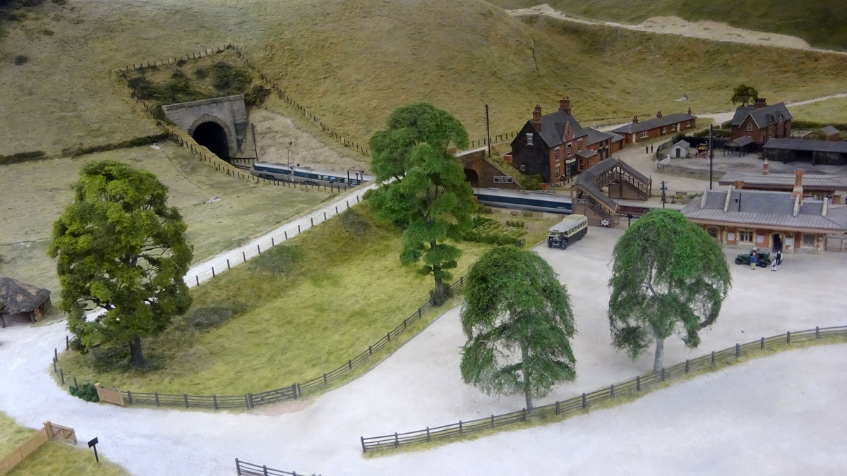 APT-E on 'The Vale Scene' at Pendon Museum &copy; Kit Spackman