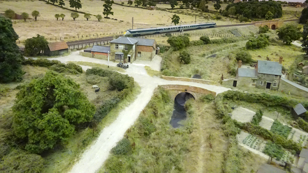 APT-E on 'The Vale Scene' at Pendon Museum &copy; Kit Spackman