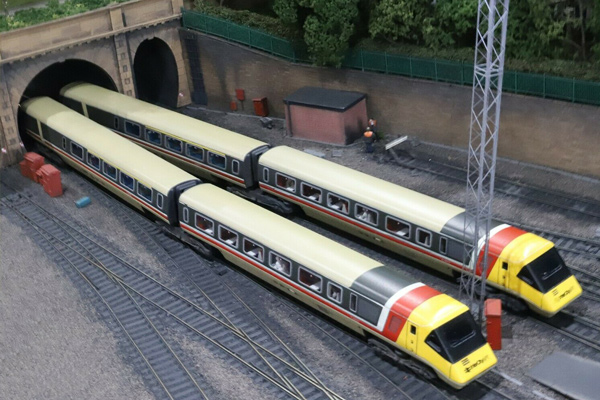 Resprayed and detailed Hornby 'OO' APT-P by Dave Segar